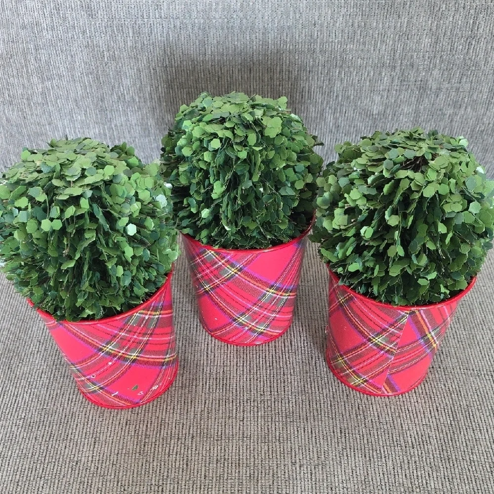Plaid Red and Green Topiary Set Of Three, NWT